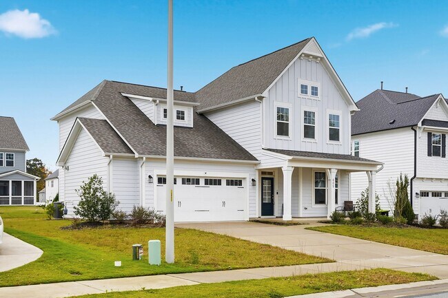 Photo - AVAILABLE BEAUTIFUL AND COMFORTABLE HOME