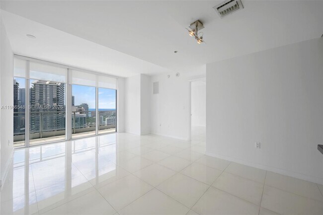 Photo - 92 SW 3rd St Unit 3902