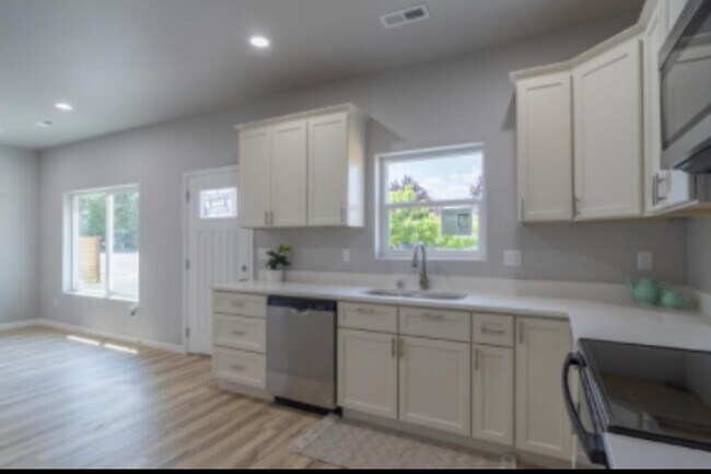 Photo - 722 S Adams Ave