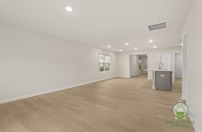 Photo - 213 Wintersweet Wy