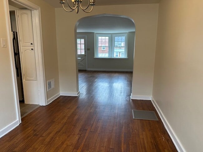 Photo - 2428 Mercer St