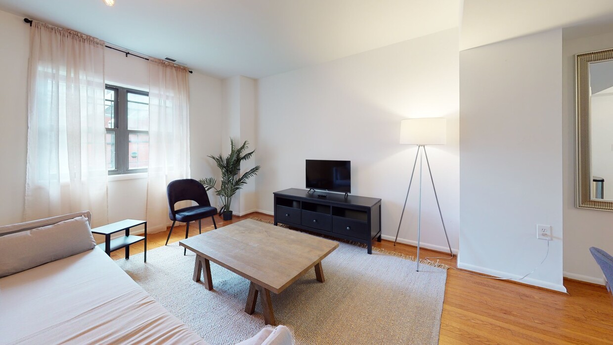 Photo - Private bedroom in 5 bed/2 bath Home
