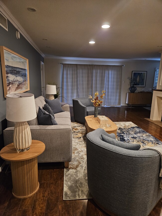 Living Room - 222 7th St Unit 105