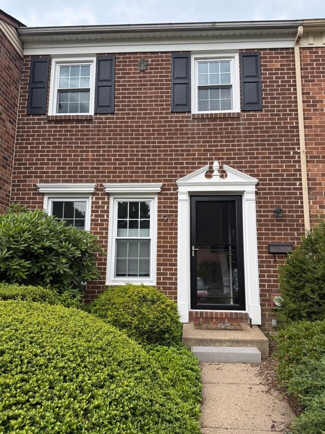 Building Photo - 2 Bed / 1.5 Bath Doylestown Townhome