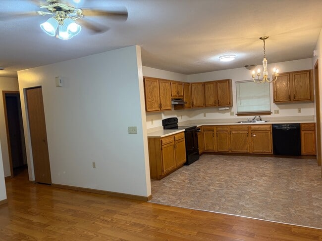 Photo - 7603 Crooks Rd SW
