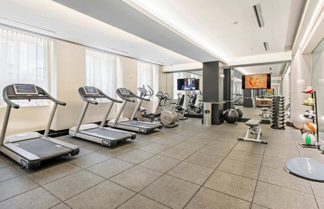 Photo - 437 E 49th St Unidad ID1058846P