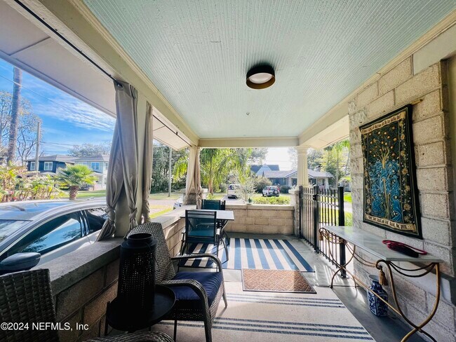 Photo - 2745 Downing St