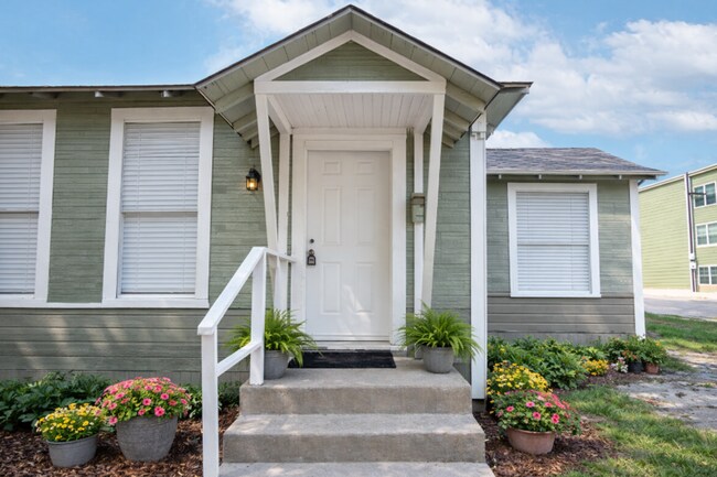 Building Photo - 111 S Olive St Unit A