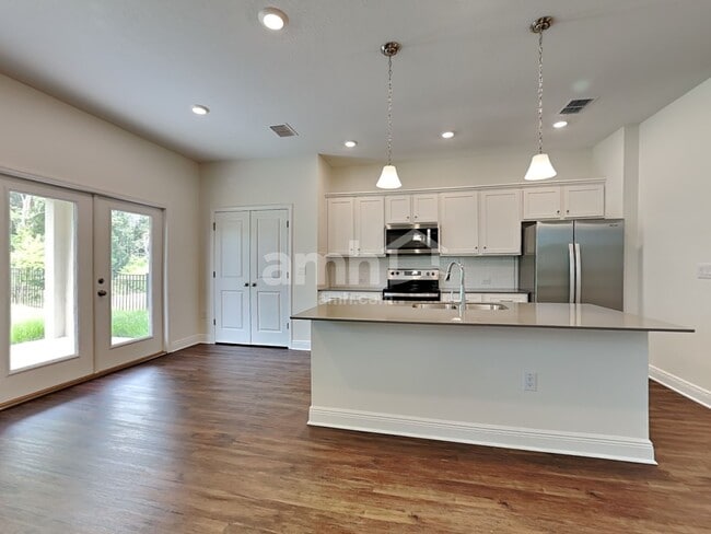 Photo - 27264 St Andrews Ave