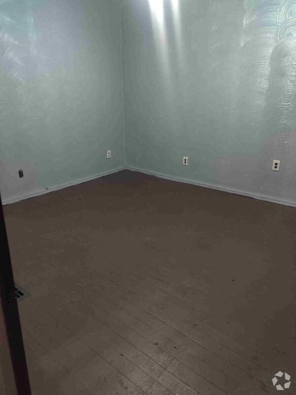 Building Photo - 180 David St Rental