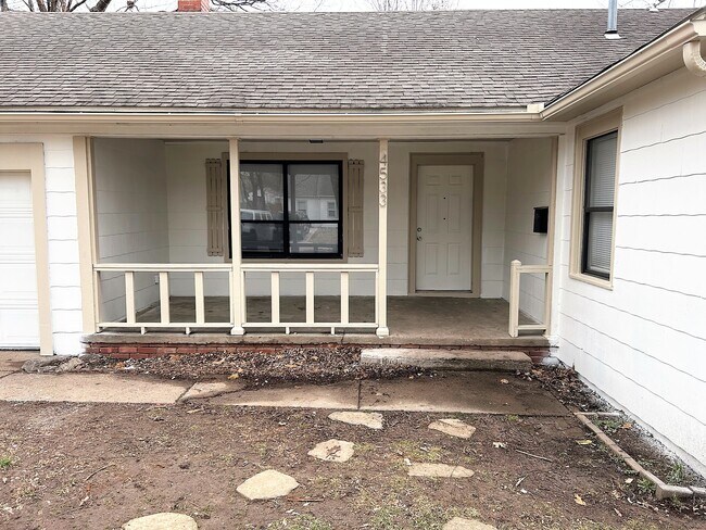 Photo - 4533 E 5th Pl