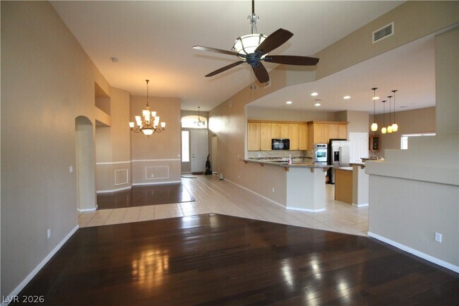 Building Photo - 1520 Vía Cassia