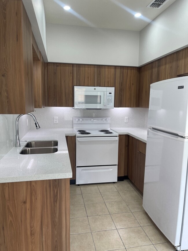 Photo - 502 E 2nd St Unidad 3