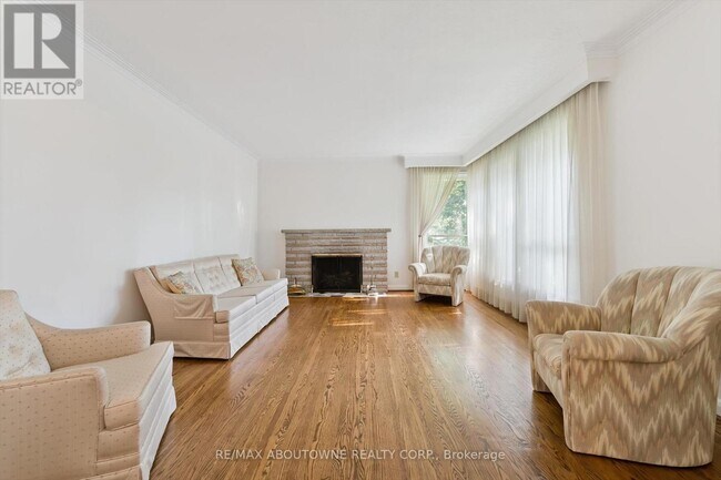 Photo - 1095 Linbrook Rd