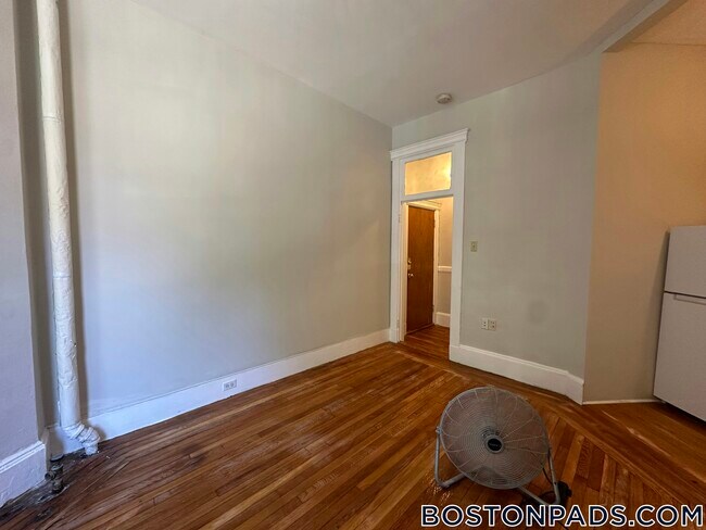 38 Hemenway St Unit 1