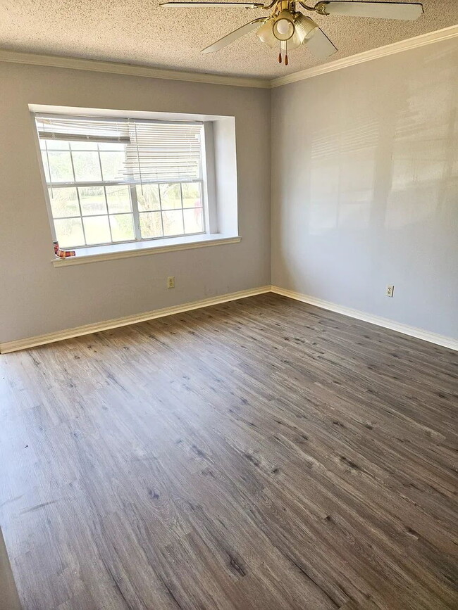 Photo - Great location. Centrally located. Unit C