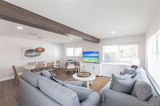 Photo - 6020 Midnight Pass Rd