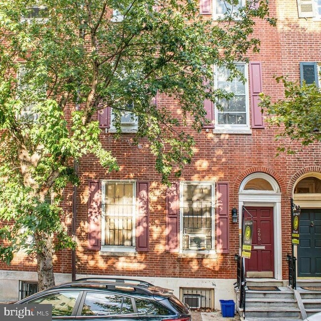 Photo - 265 S 9th St Townhome