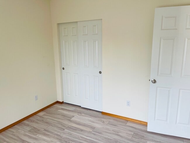 Photo - 757 N 102nd St