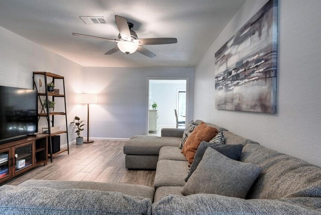 Photo - 9527 Vilven Ln