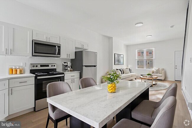 Building Photo - 330 N 61st St Rental
