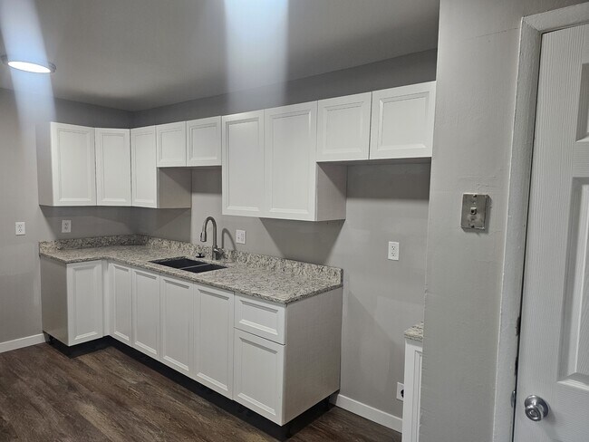 Photo - 1965 Argyle Dr