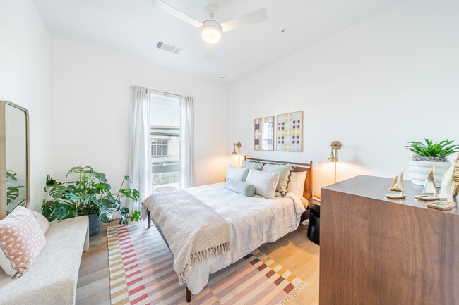 Resize-Unit_01_Model-014 - First Street Flats