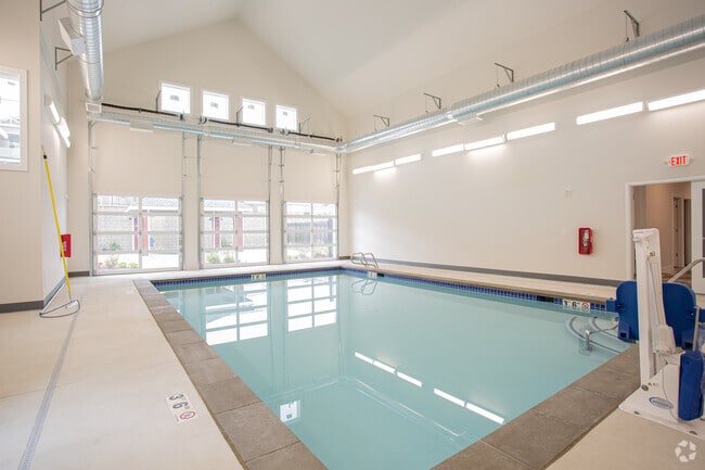 Piscina de interior - Edgewood Heights