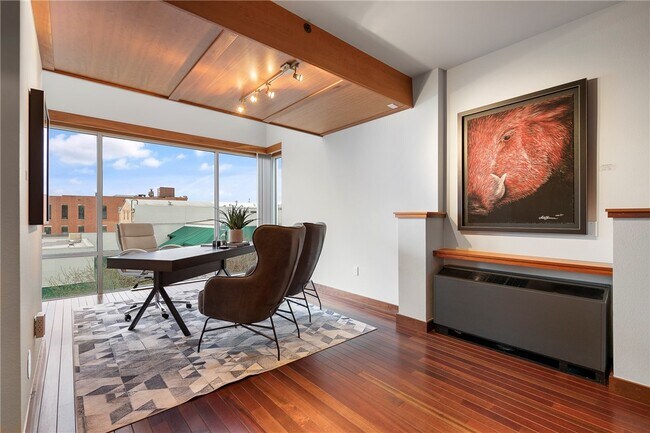 Photo - 5 W Mountain St