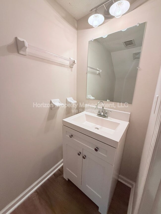 Photo - 4018 Hidden Hollow Terrace