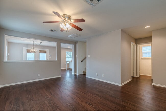 Photo - 403 McGarity