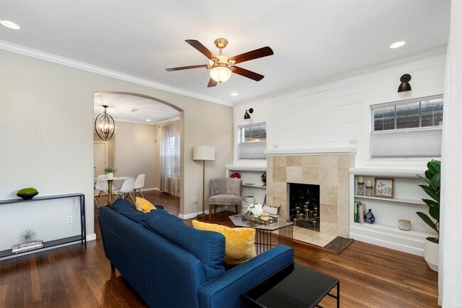 Photo - 5022 Lindsay St