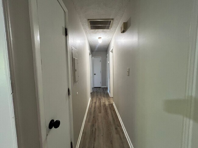 Photo - 745 Rustland Dr