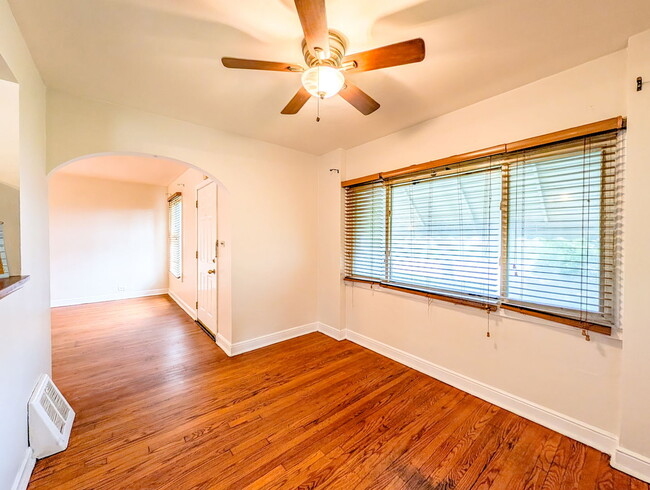 Photo - 631 Balmoral Ave