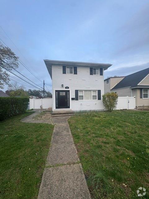 Building Photo - 42 Madison Dr Rental