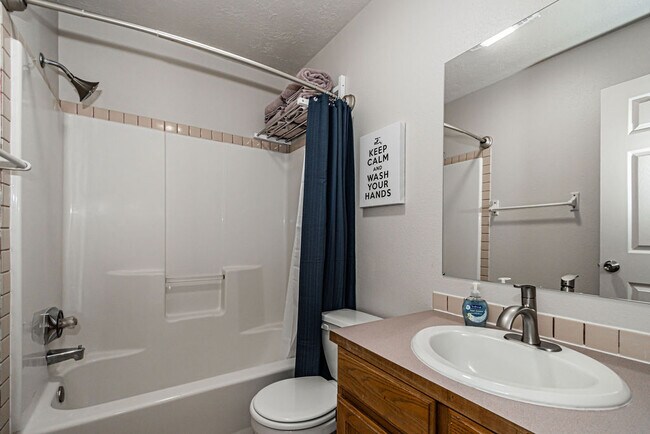 Photo - 640 Old Hwy 30 W