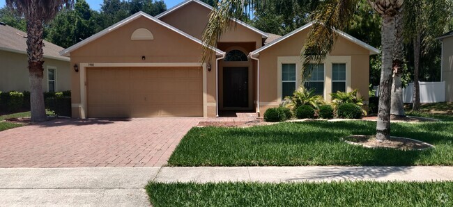 Building Photo - 4 bedroom 2 bath Rental