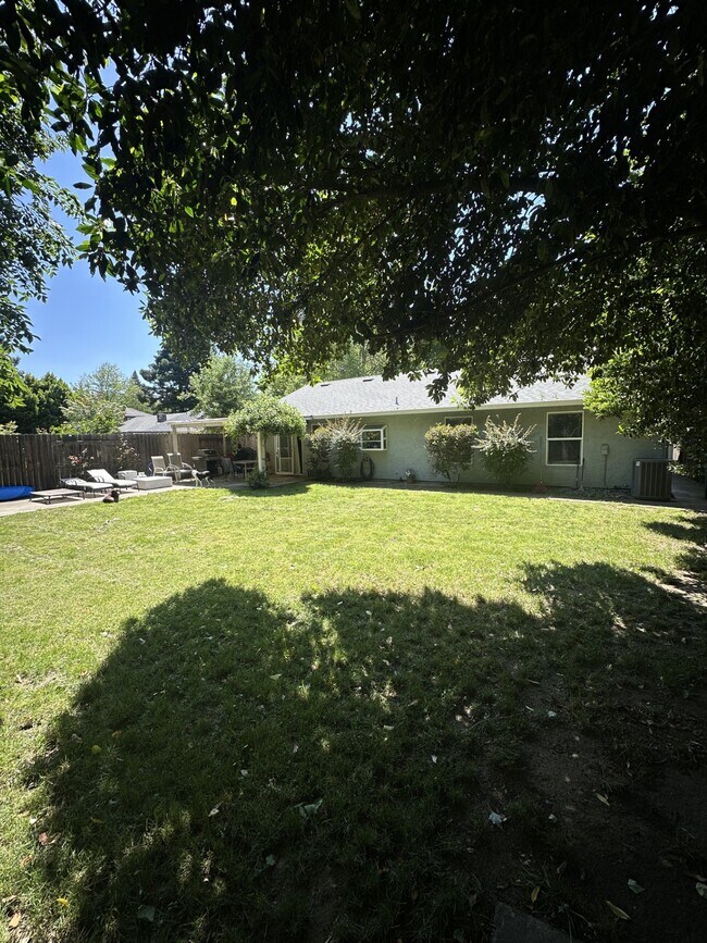 Photo - 779 Victorian Park Dr