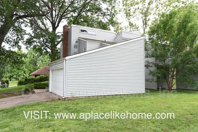 Photo - 1617 E 97th St