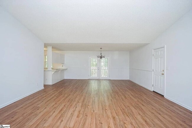 Photo - 106 Greenapple Way