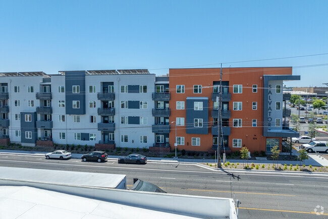 Salvator Apartments