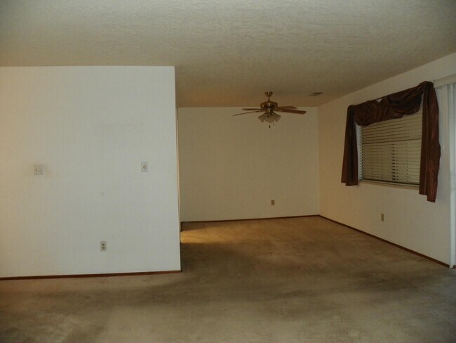 Photo - 813 Country Club Dr SE Unit 1D