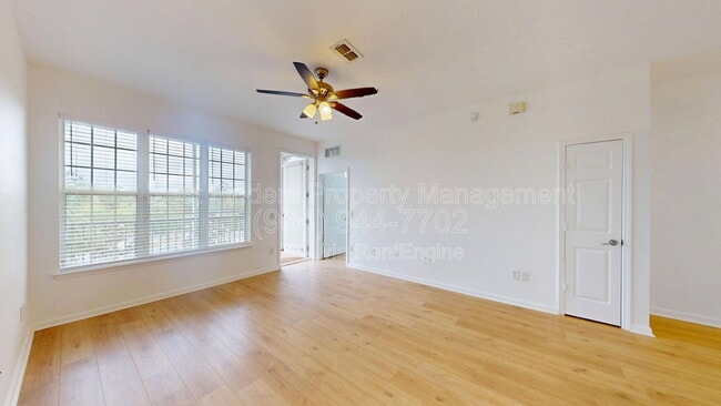 Building Photo - 11251 Campfield Dr Unit 2307