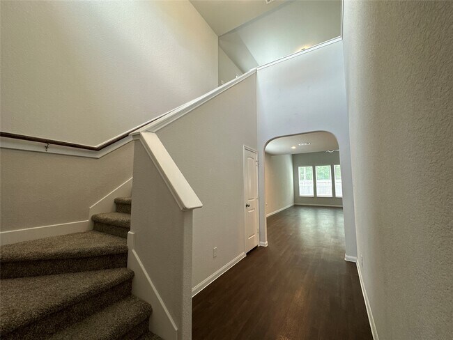 Photo - 2611 Hoffman Ln