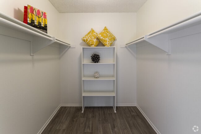 2HAB, 1BA - 810 ft²