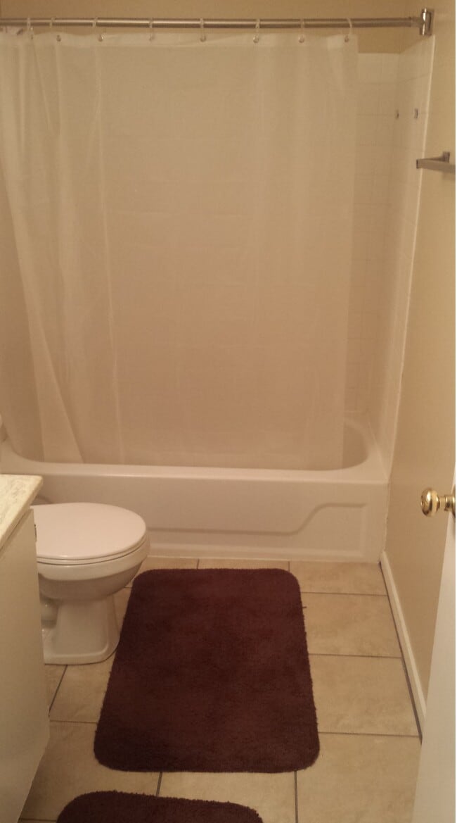 Bathroom 1 - 122 Mullingar Ct Unit 2A