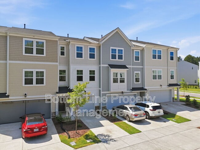 Photo - 1204 Lily Loch Wy