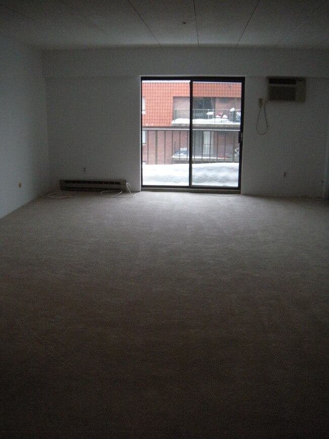 Building Photo - 125 Pleasant St Unit #125