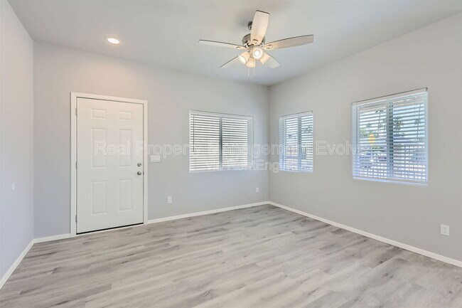 Photo - 7010 N 80th Ave Unit 9