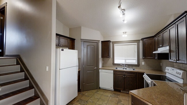 Photo - 11246 75a Ave